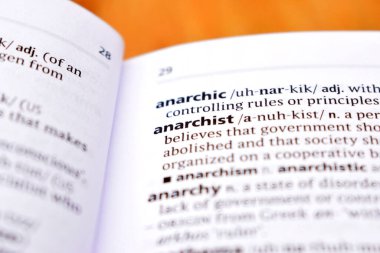 İngilizce Tanımlama Sözlüğü - Anarşistin Yazılı Sözcüğünün Kapat Sayfası