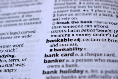 İngilizce Sözlük Sayfası Bank- able Sözüyle Kapat