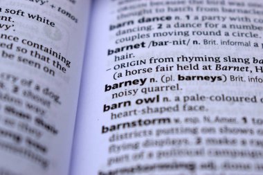 İngilizce Sözlük Sayfası - Barney Sözcüğüyle Kapat