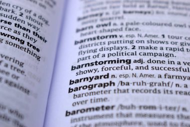 İngilizce Sözlük Sayfasını Kelimeyle Kapat - Fırtına