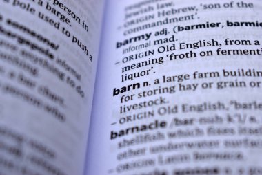 İngilizce Tanımlama Sözlüğü - Ahırın Yazılı Sözcüğünün Sayfasını Kapat