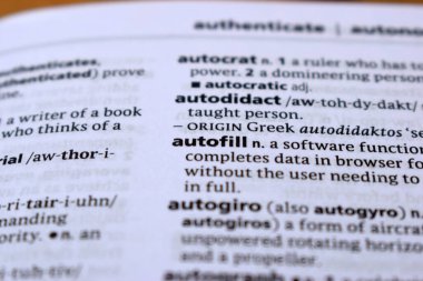 İngilizce Sözlük Sayfası - Otomatik Doldurma Sözcüğüyle Kapat