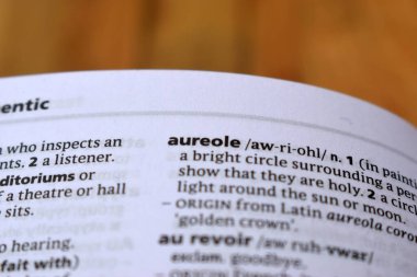 İngilizce Sözlük Sayfası - aureole Sözcüğüyle Kapat