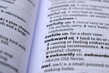 İngilizce Sözlük Sayfasını Kelimeyle Kapat - garip