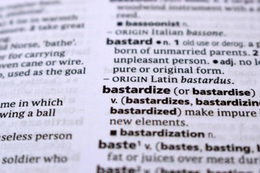 İngilizce Tanımlama Sözlüğü Sayfası - Bastardize 'in Yazılmış Sözcüğünün Kapanışı