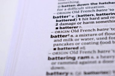 İngilizce Sözlük Sayfasını Kelimeyle Kapat - vurucu