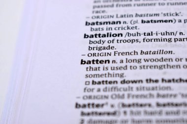 İngilizce Tanımlama Sözlüğü Sayfası - Taburun Yazılı Sözcüğünün Kapanışı