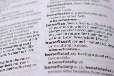 İngilizce Tanımlama Sözlüğü Sayfası Hayırsever Sözcüğünün Yazılı Sözcüğünün Kapanışı