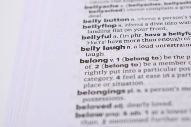 İngilizce Tanımlama Sözlüğü Yazılı Kelimenin Kapalı Sayfası - Göbek Kahkahası