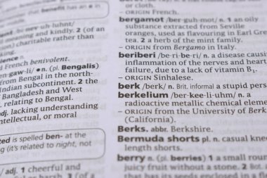 İngilizce Sözlük Sayfasını Kelimeyle Kapat - berk