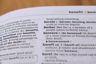 İngilizce Sözlük Sayfası - berber Sözcüğüyle Kapat