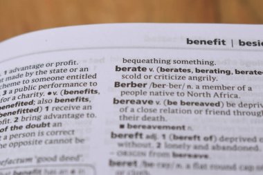 İngilizce Tanımlama Sözlüğü Sayfası - berate 'nin Yazılı Sözcüğünün Kapanışı