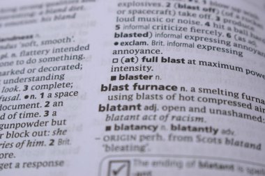 İngilizce Sözlük Sayfasını Kelimeyle Kapat - patlama fırını