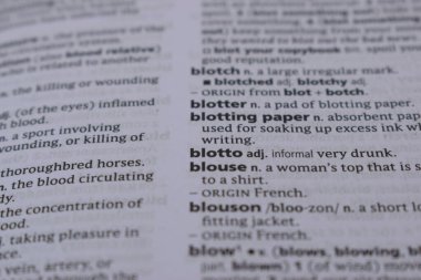 - blotto kelimesinin İngilizce Tanımlama Sözlüğü Sayfasını Kapat