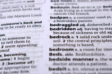 İngilizce Sözlük Sayfasını Sözcükle Kapat - temel taşı