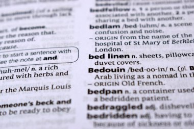 İngilizce Tanımlama Sözlüğü Sayfası - Yatak keteninin Yazılı Sözcüğünün Kapanışı