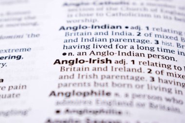 İngilizce Sözlük Sayfasını Kelimeyle Kapat - Anglo - İrlandaca