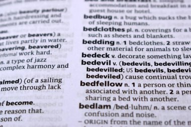 - bedeck kelimesinin İngilizce Tanımlama Sözlüğü Sayfasını Kapat