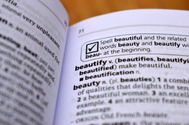 İngilizce Sözlük Sayfasını Kelimeyle Kapat - Güzelleştir