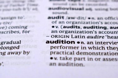 İngilizce Sözlük Sayfasını Kelimeyle Kapat - deneme