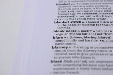 İngilizce Tanımlama Sözlüğü Sayfası - blare Sözcüğünün Yazılı Sayfasını Kapat