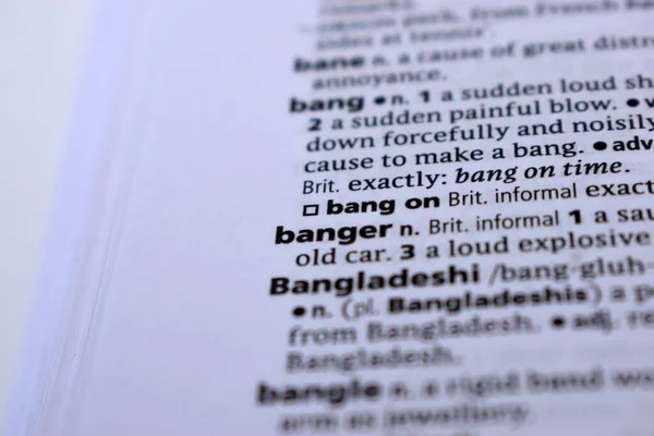 - banger kelimesinin İngilizce Tanımlama Sözlüğü Sayfasını Kapat