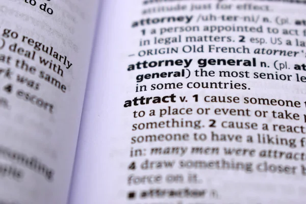 İngilizce Tanımlama Sözlüğü - Cazibe Sözcüğünün Yazılmış Sayfasını Kapat