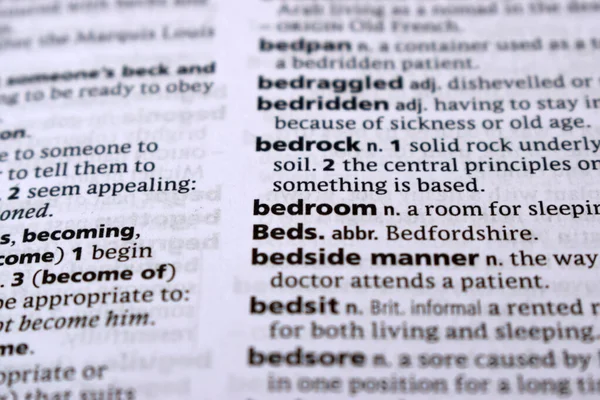 İngilizce Tanımlama Sözlüğü - Yatak odasının Yazılı Sözcüğünün Sayfasını Kapat