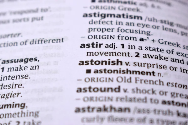 İngilizce Tanımlama Sözlüğü Sayfası - Astir 'in Yazılı Sözcüğünün Kapanışı