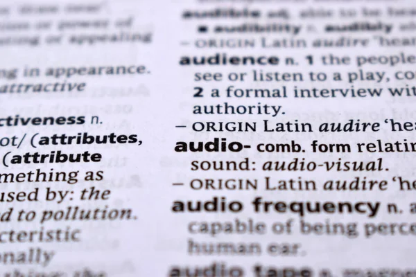 İngilizce Sözlük Sayfasını Kelimeyle Kapat - Ses