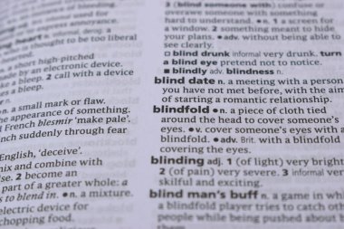 İngilizce Sözlük Sayfasını Kelimeyle Kapat - gözlerini bağla