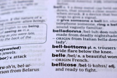 İngilizce Sözlük Sayfası - Belle Sözcüğüyle Kapat