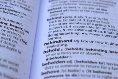 İngilizce Sözlük Sayfasını Sözcükle Kapat - arka elle