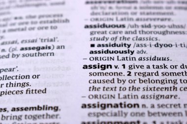 İngilizce Tanımlama Sözlüğü - Atanmış Kelimenin Yazılı Sayfasını Kapat