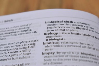 İngilizce Tanımlama Sözlüğü - Biyolojinin Yazılı Sözcüğünün Kapalı Sayfası