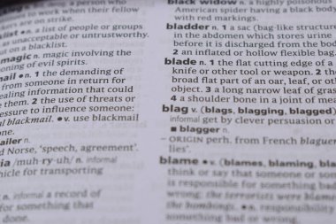 İngilizce Sözlük Sayfasını Kelimeyle Kapat - Bıçak