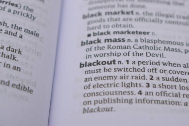 İngilizce Sözlük Sayfasını Kelimeyle Kapat - karartma