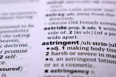 İngilizce Sözlük Sayfasını Kelimeyle Kapat - astringent