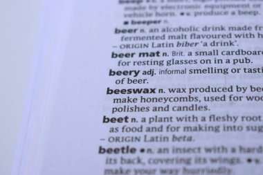 İngilizce Sözlük Sayfası - Balmumu Sözcüğüyle Kapat