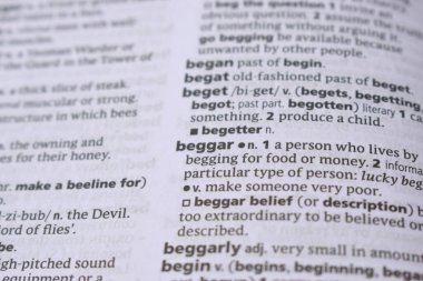 İngilizce Sözlük Sayfası Dilencinin Sözüyle Kapat