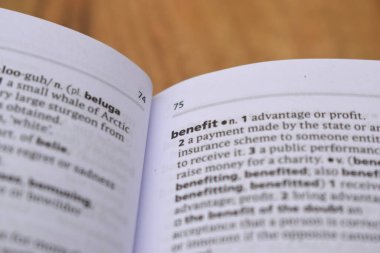 İngilizce Sözlük Sayfasını Kelimeyle Kapat - benifit