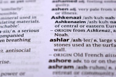 İngilizce Tanımlama Sözlüğü Sayfası - ashlar Sözcüğünün Yazılı Sözcüğünün Kapanışı