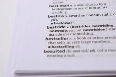 İngilizce Sözlük Sayfası - bestride sözcüğüyle Kapat