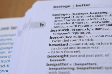 İngilizce Tanımlama Sözlüğü - lekeleyenin Yazılı Sözcüğünün Sayfasını Kapat