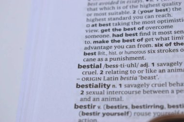 İngilizce Sözlük Sayfasını Kelimeyle Kapat - temel