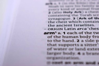 İngilizce Sözlük Sayfası - Kol Sözcüğüyle Kapat 