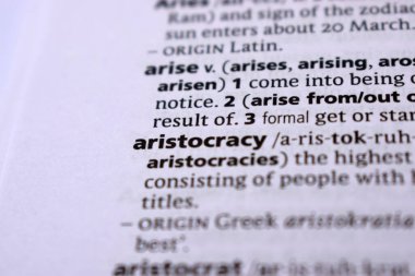 İngilizce Sözlük Sayfasını Kelimeyle Kapat - aristokrasi