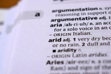 İngilizce Tanımlama Sözlüğü Sayfası - Kuraklığın Yazılmış Kelimesinin Kapanışı