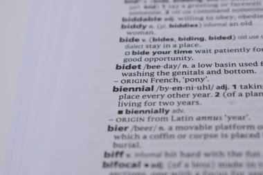 İngilizce Sözlük Sayfasını Kelimeyle Kapat - bidet