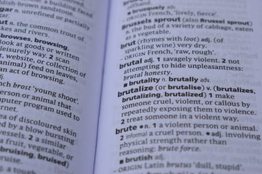 İngilizce Sözlüğün Kelimeyle Kapalı Sayfa Yazdırma Tanımı - vahşileştir